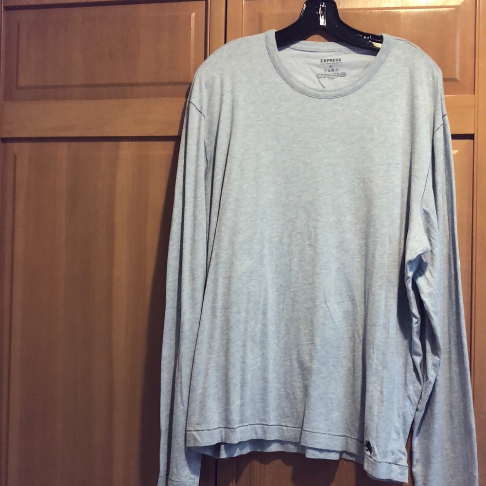 Men’s long sleeve t shirt